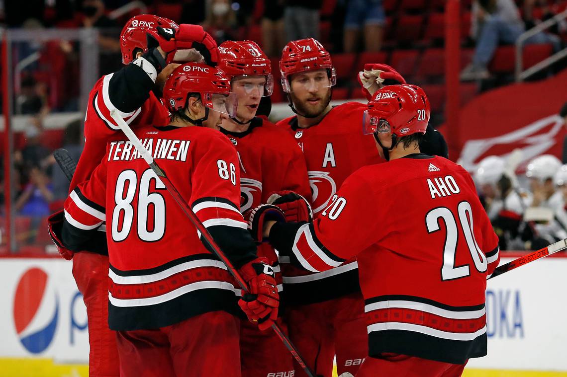 Les Hurricanes de la Caroline restent invaincus